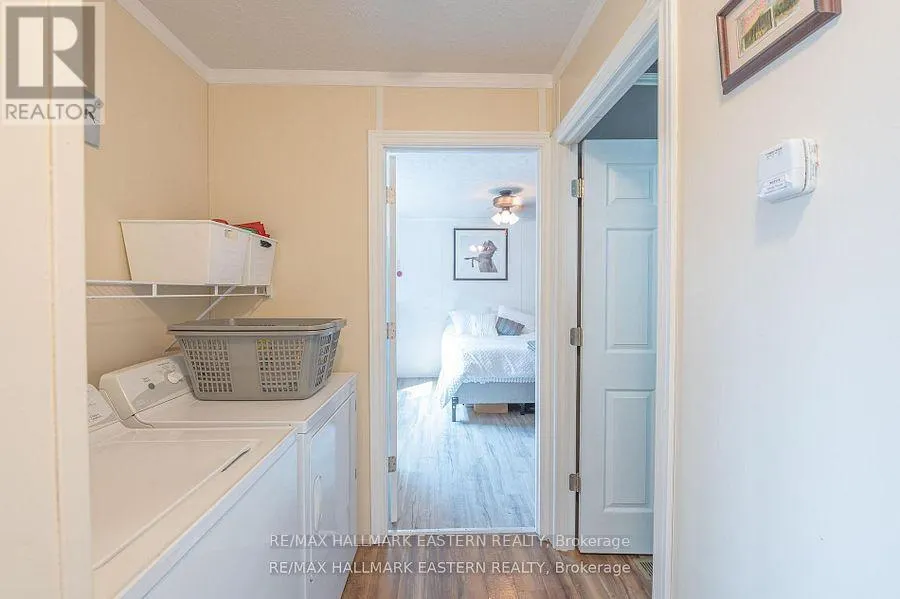 6 HILLVIEW DRIVE