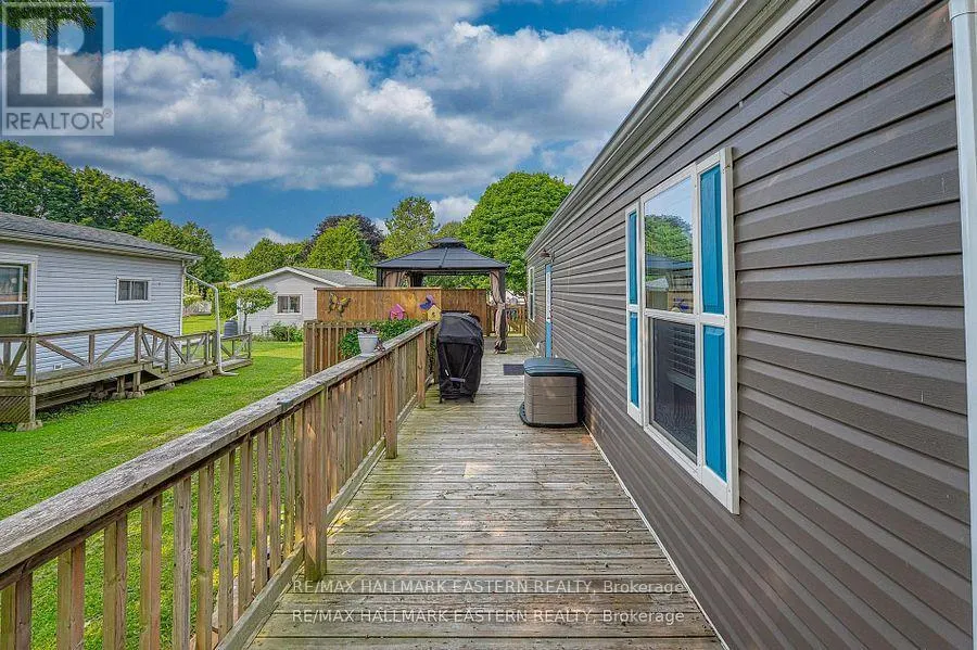 6 HILLVIEW DRIVE