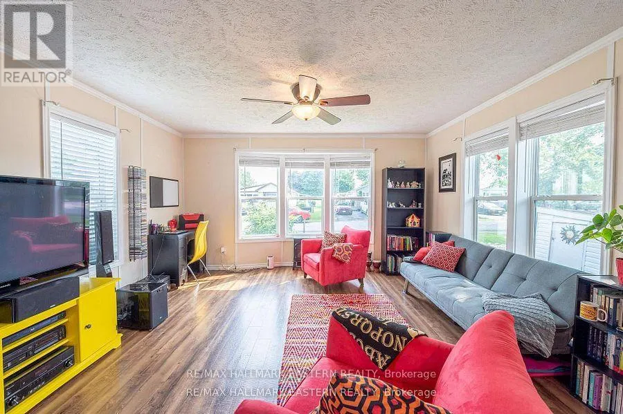 6 HILLVIEW DRIVE
