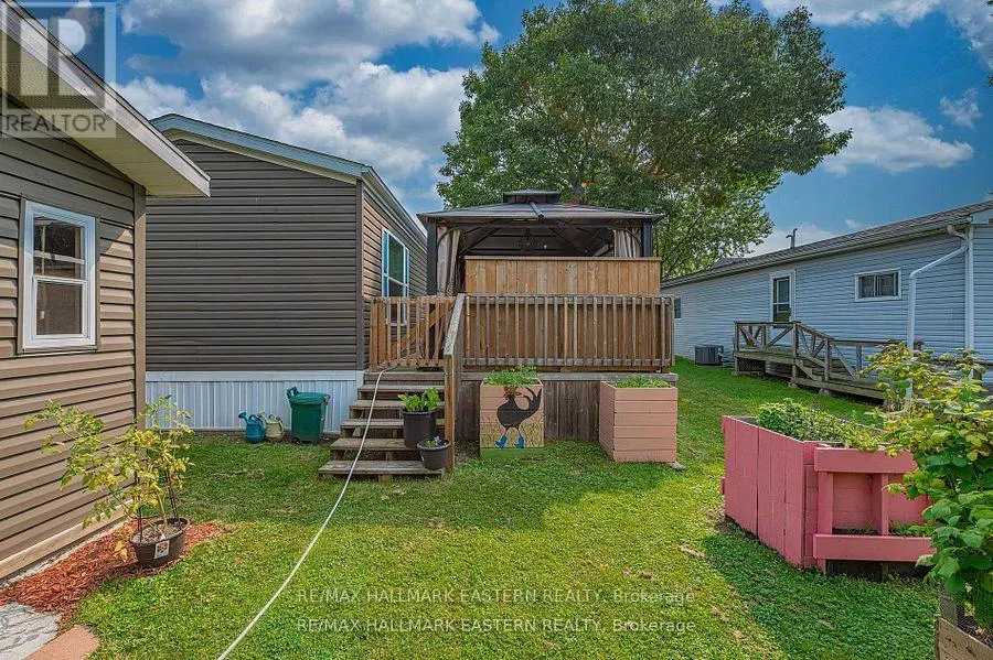 6 HILLVIEW DRIVE