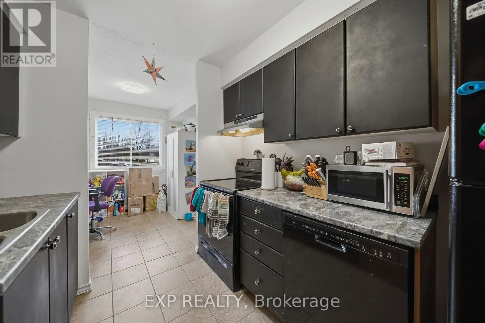 11 - 1675 HEATHERINGTON ROAD