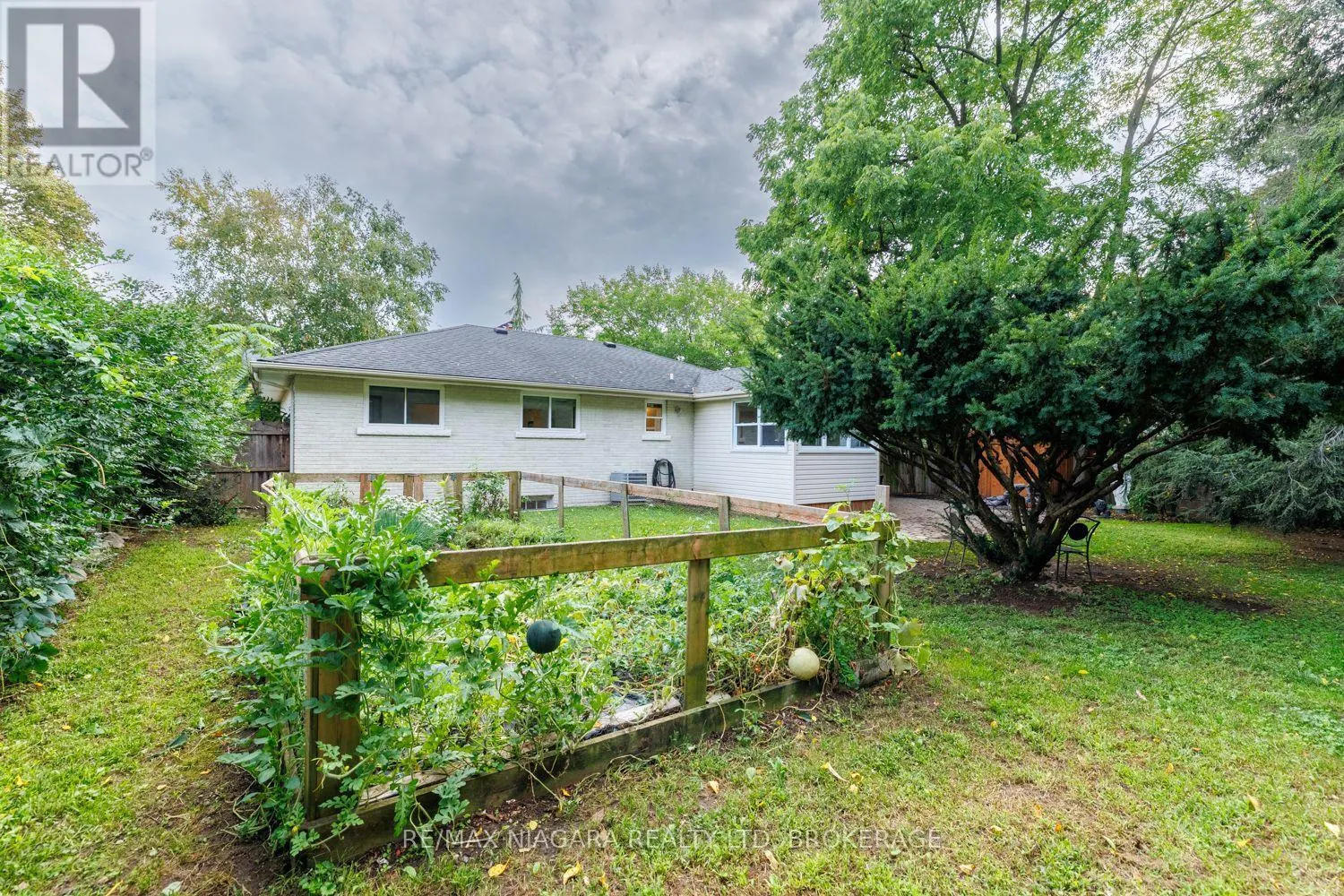 42 STRATHCONA DRIVE S