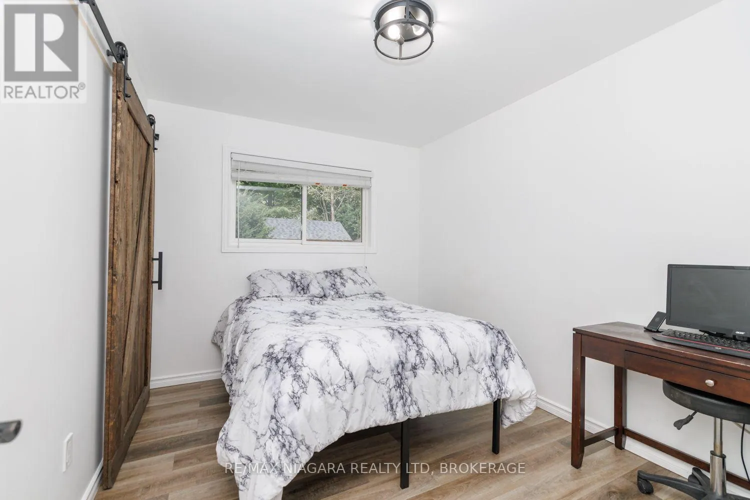42 STRATHCONA DRIVE S