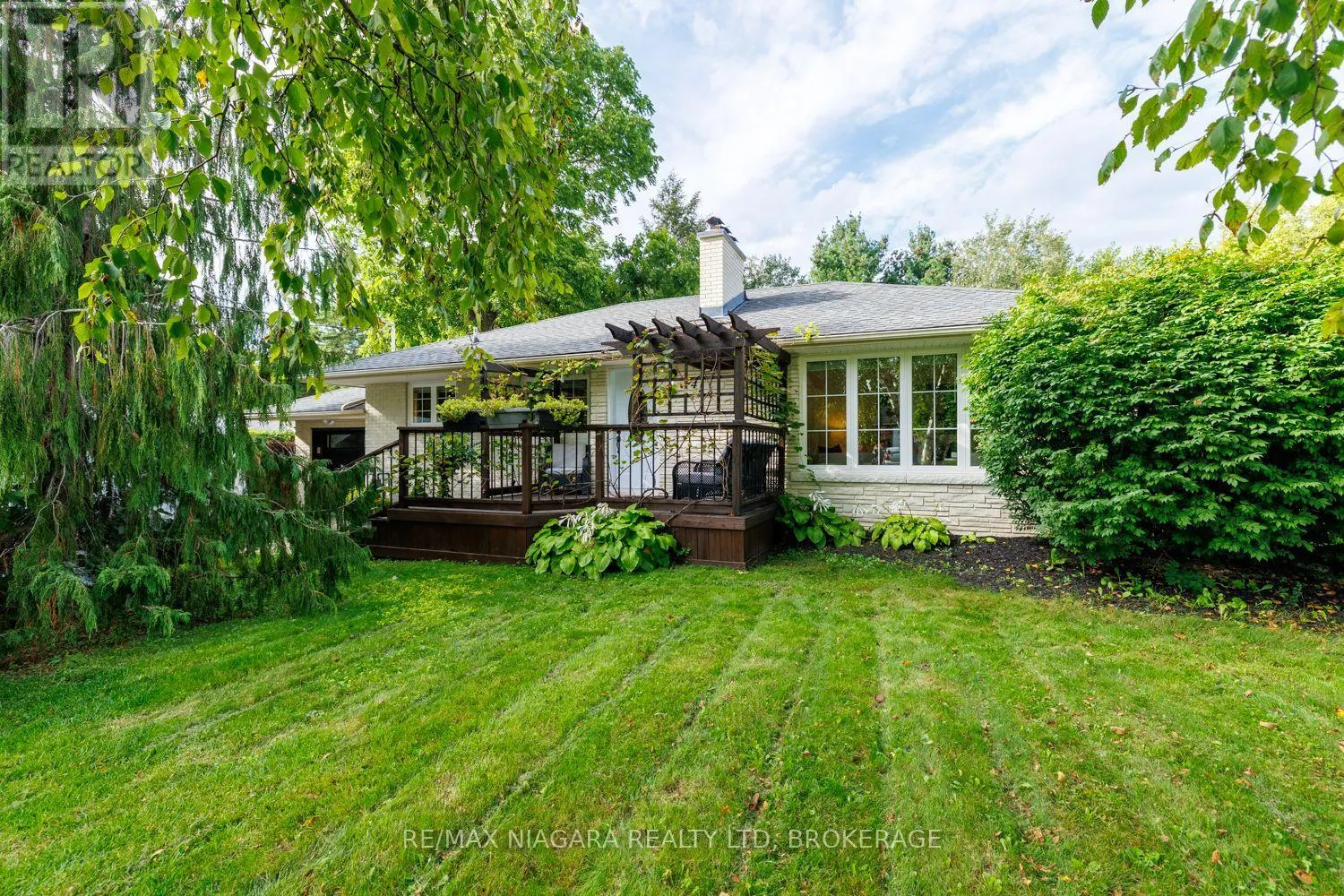 42 STRATHCONA DRIVE S