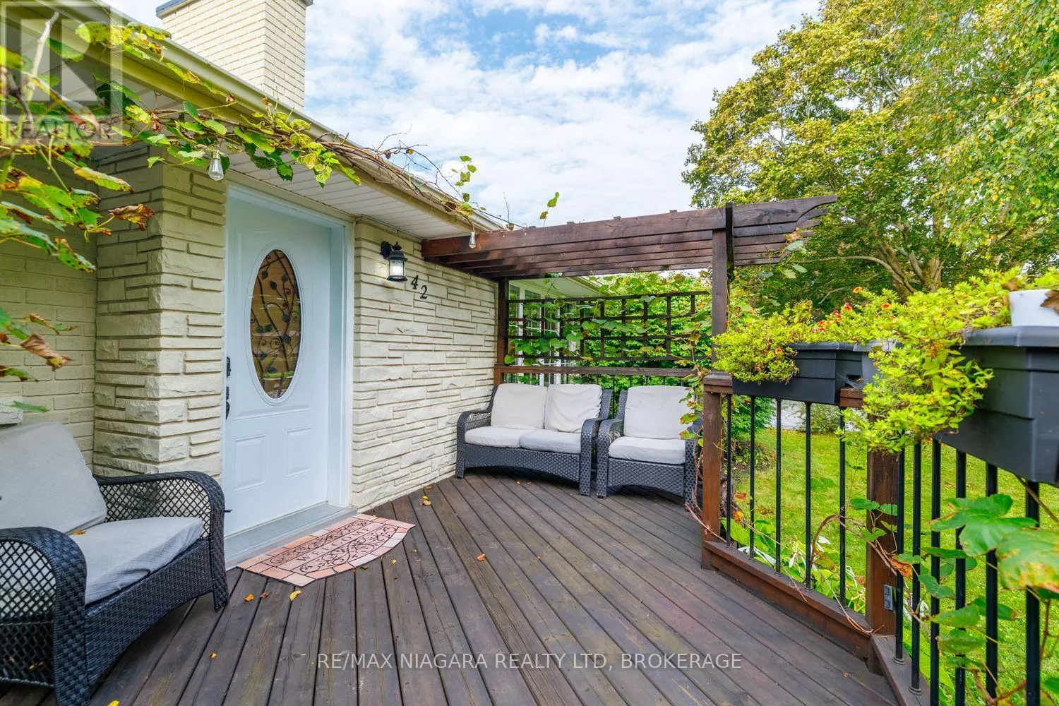 42 STRATHCONA DRIVE S