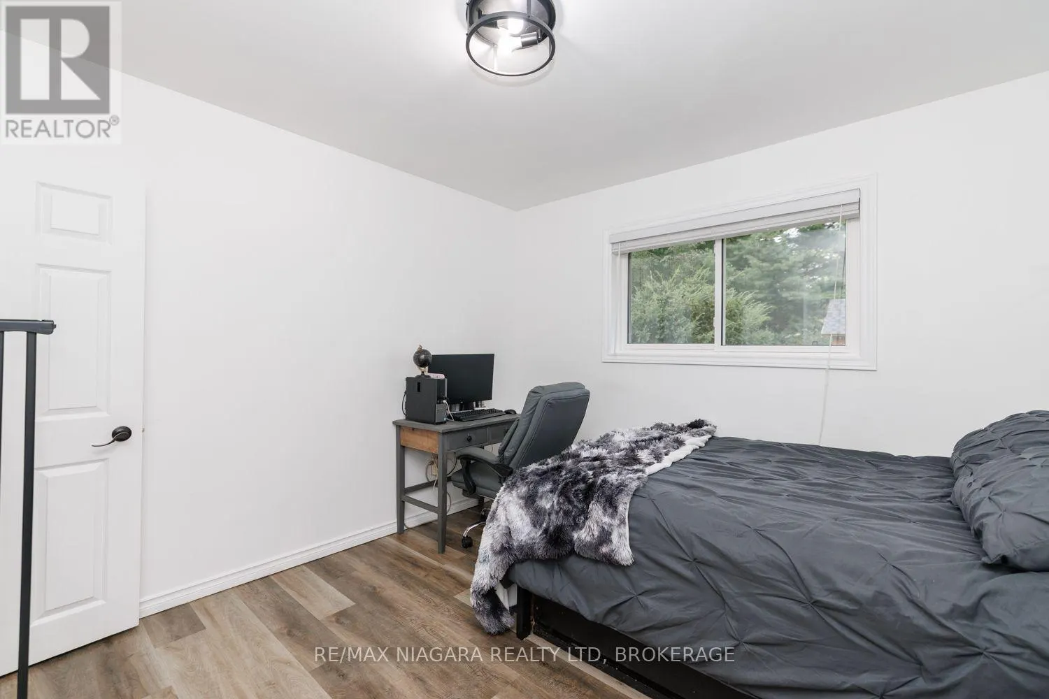 42 STRATHCONA DRIVE S