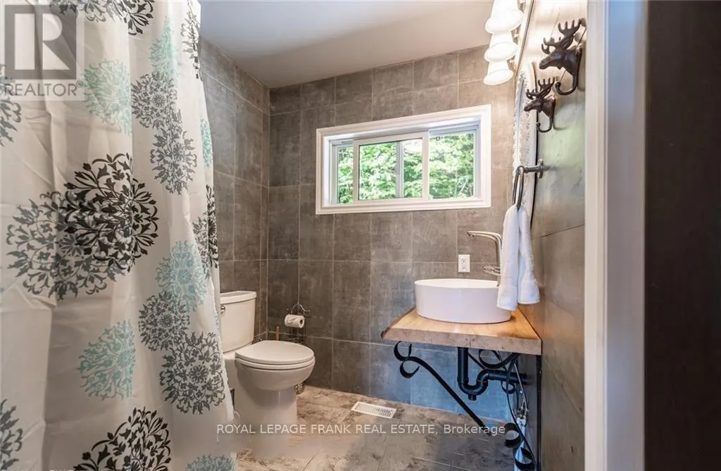 1758 PAPINEAU LAKE ROAD