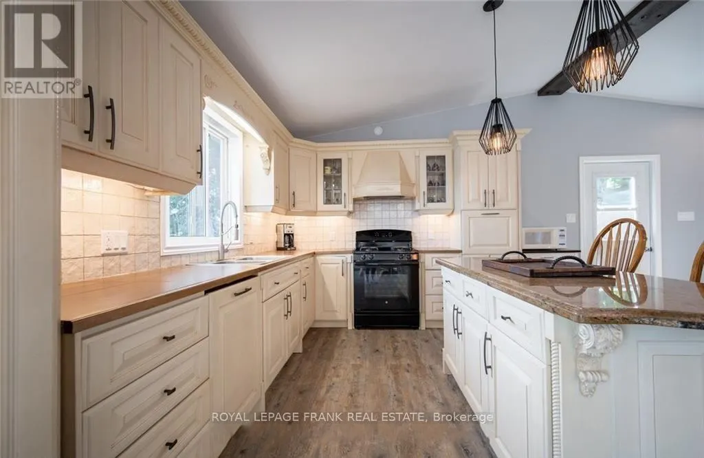 1758 PAPINEAU LAKE ROAD