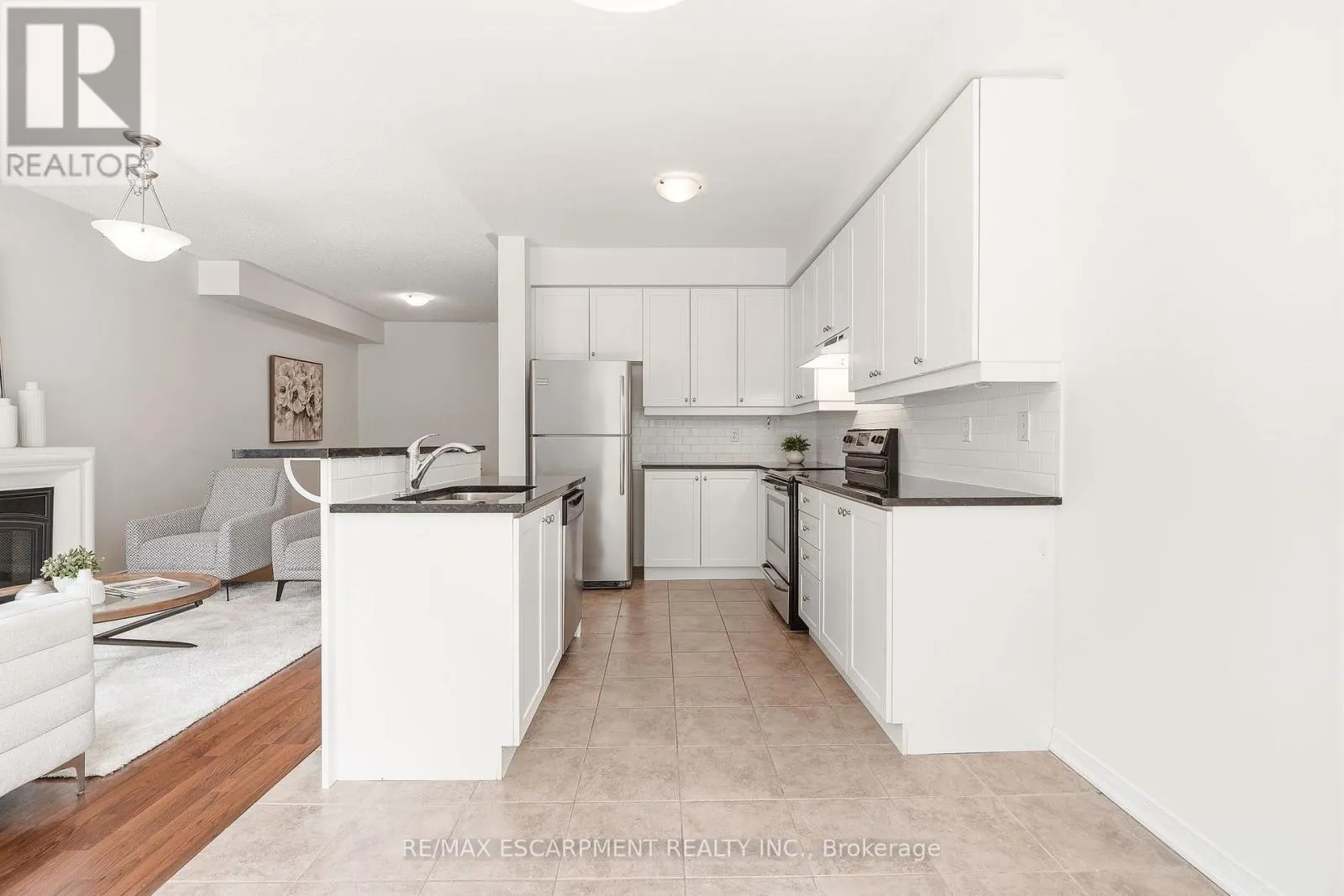 215 NISBET BOULEVARD