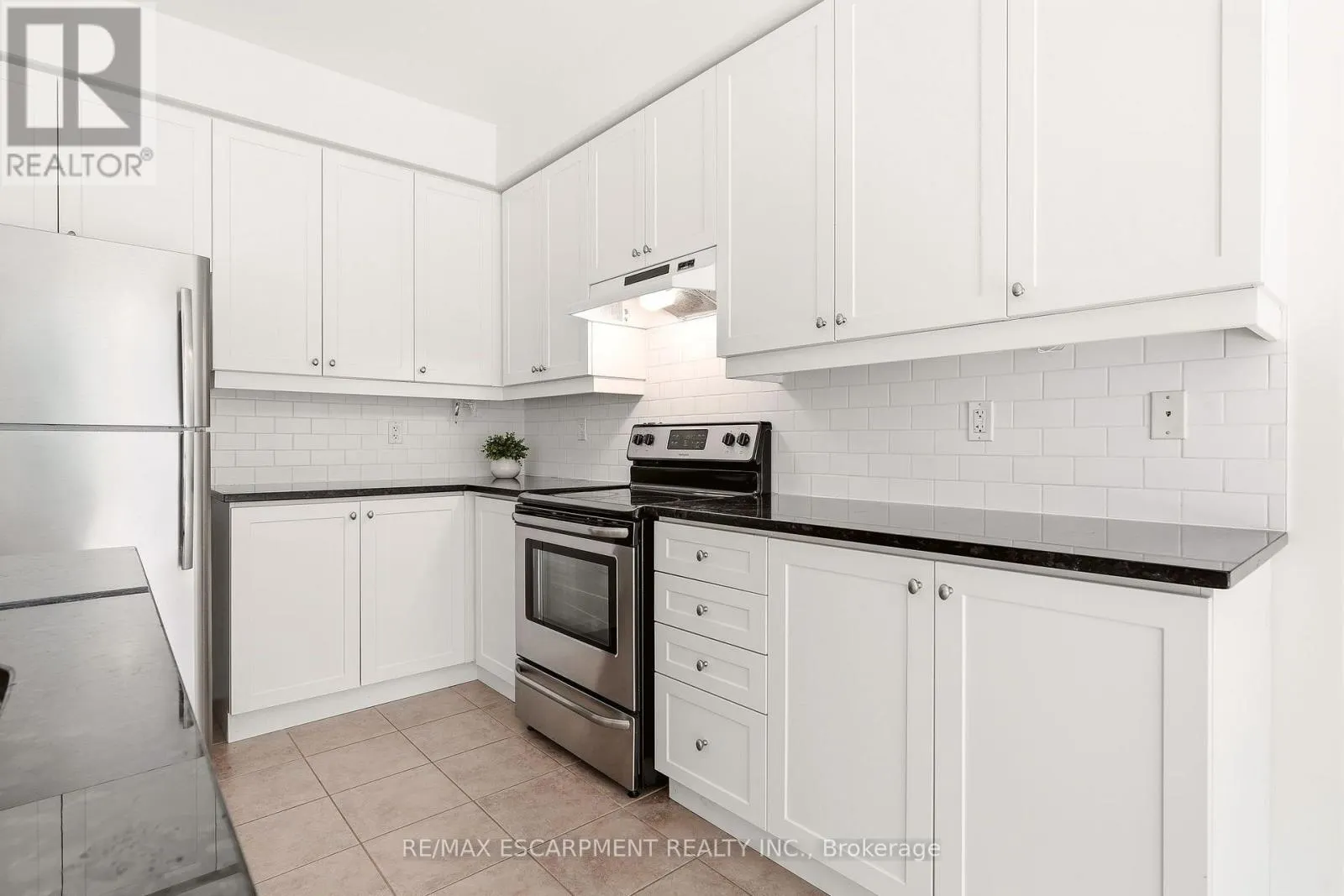 215 NISBET BOULEVARD
