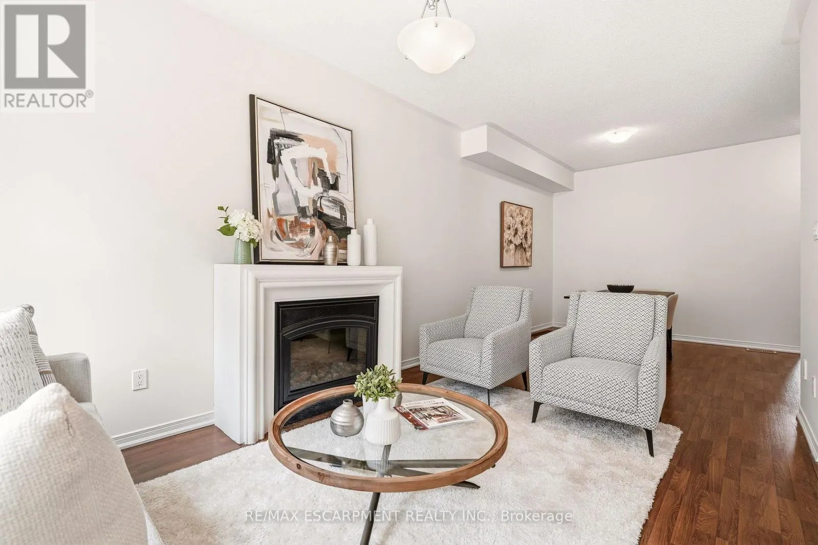 215 NISBET BOULEVARD