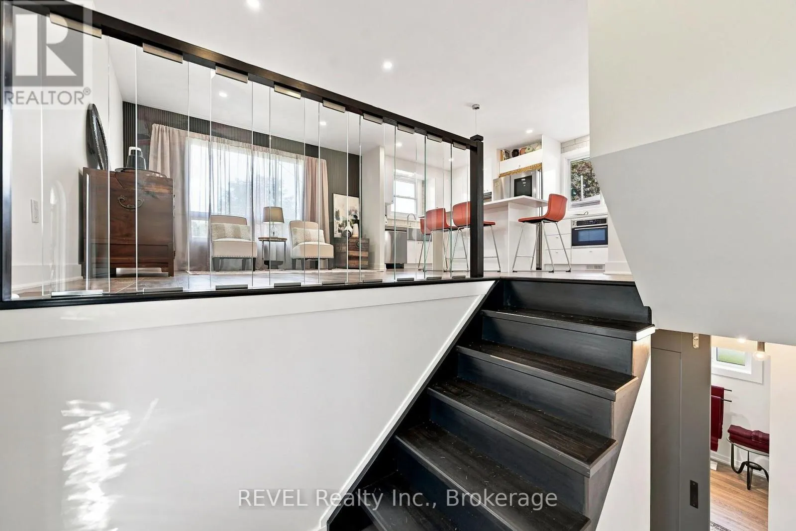 34 OAKWOOD STREET