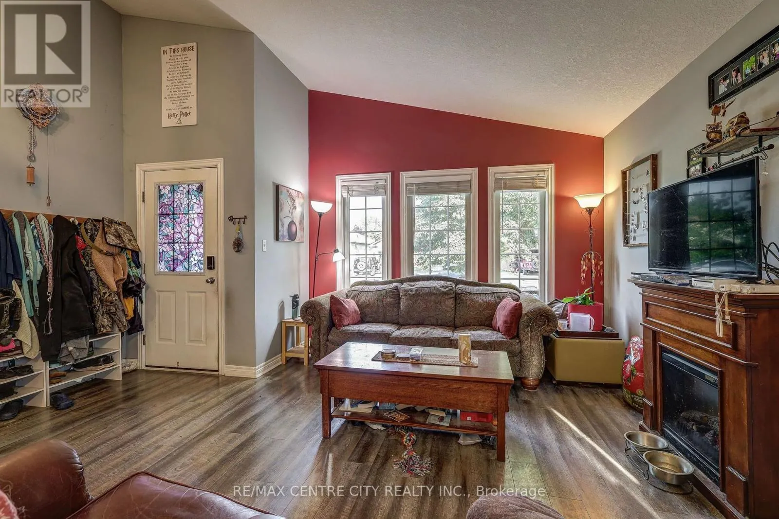 26 GLENVIEW COURT