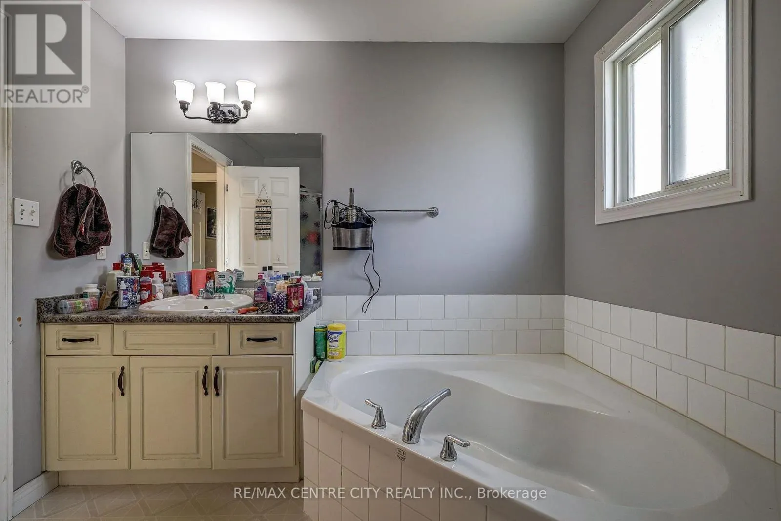26 GLENVIEW COURT