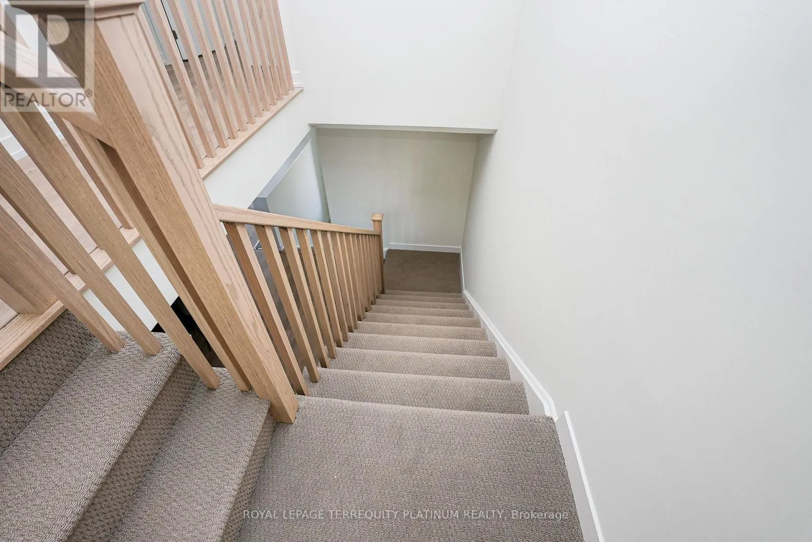 4 - 160 DENSMORE ROAD