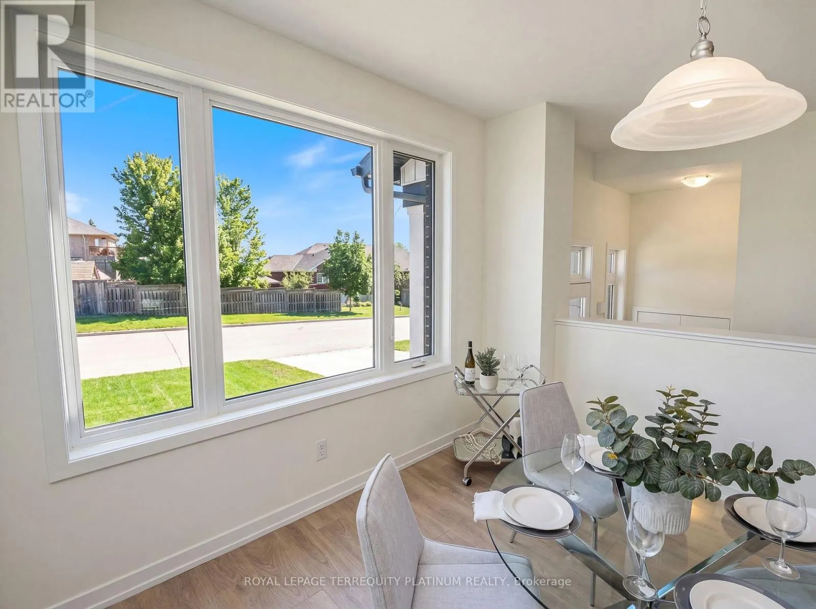 4 - 160 DENSMORE ROAD