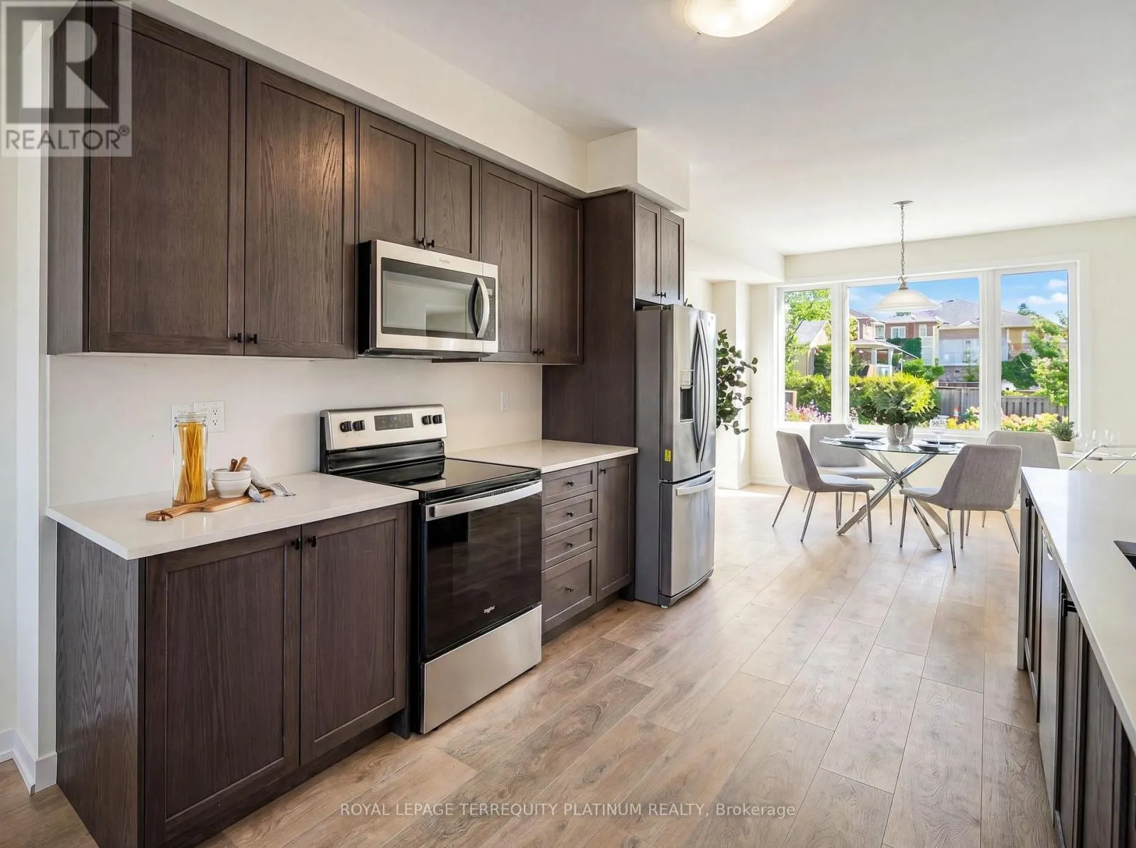 4 - 160 DENSMORE ROAD