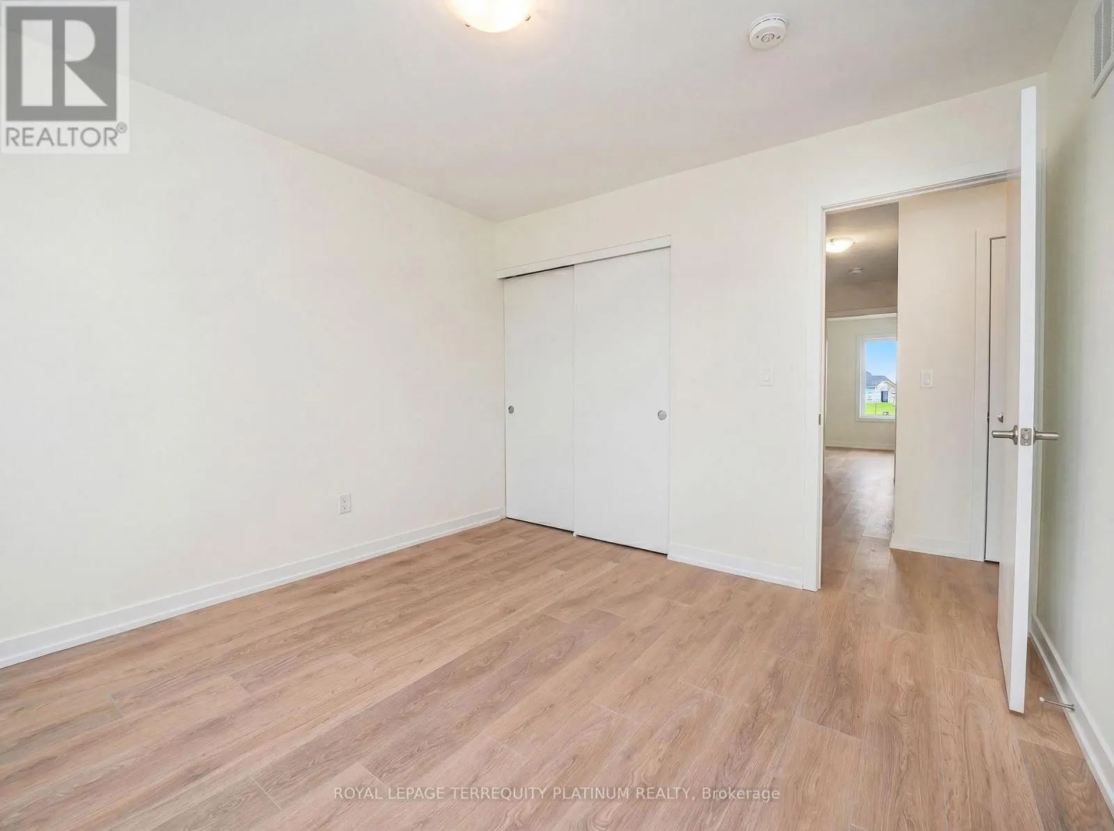 4 - 160 DENSMORE ROAD