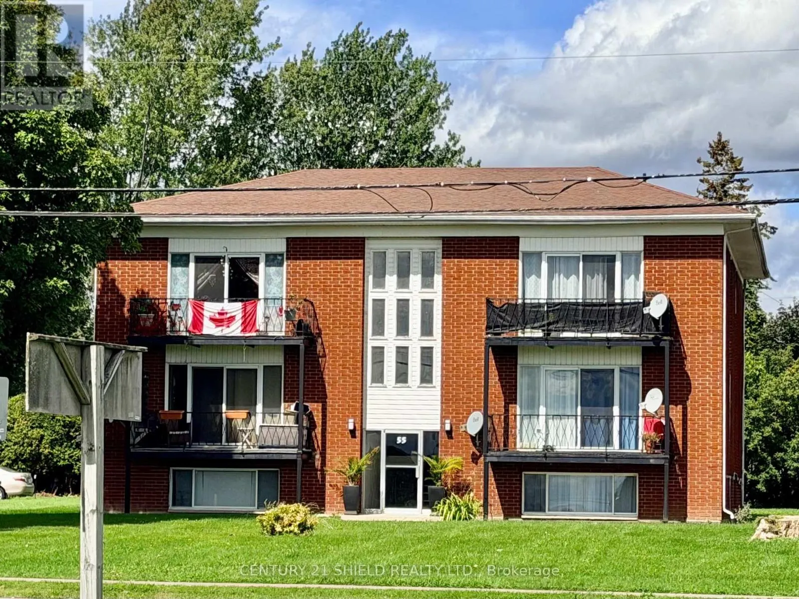 55 SIMCOE ST 1 - 6 STREET