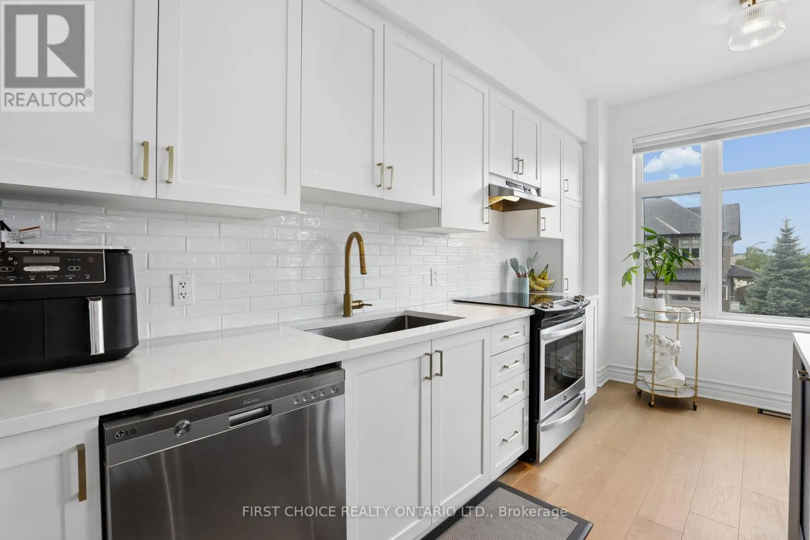 124 NUTTING CRESCENT