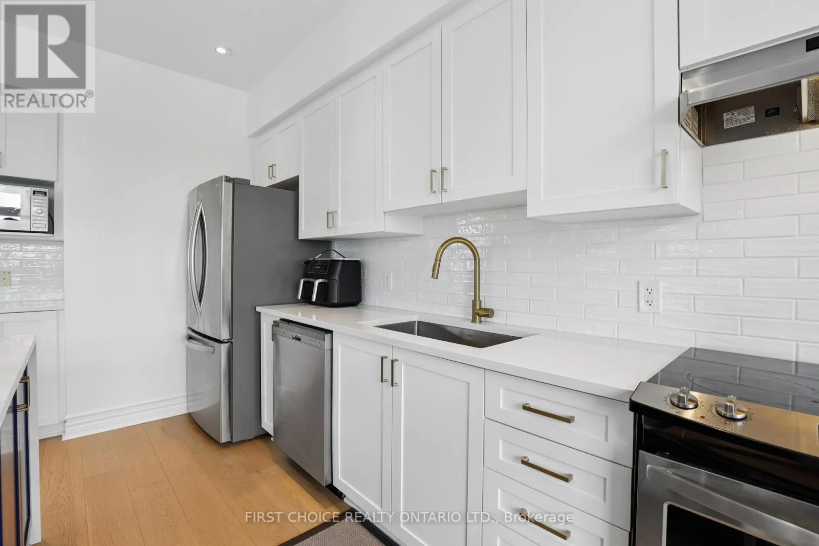 124 NUTTING CRESCENT