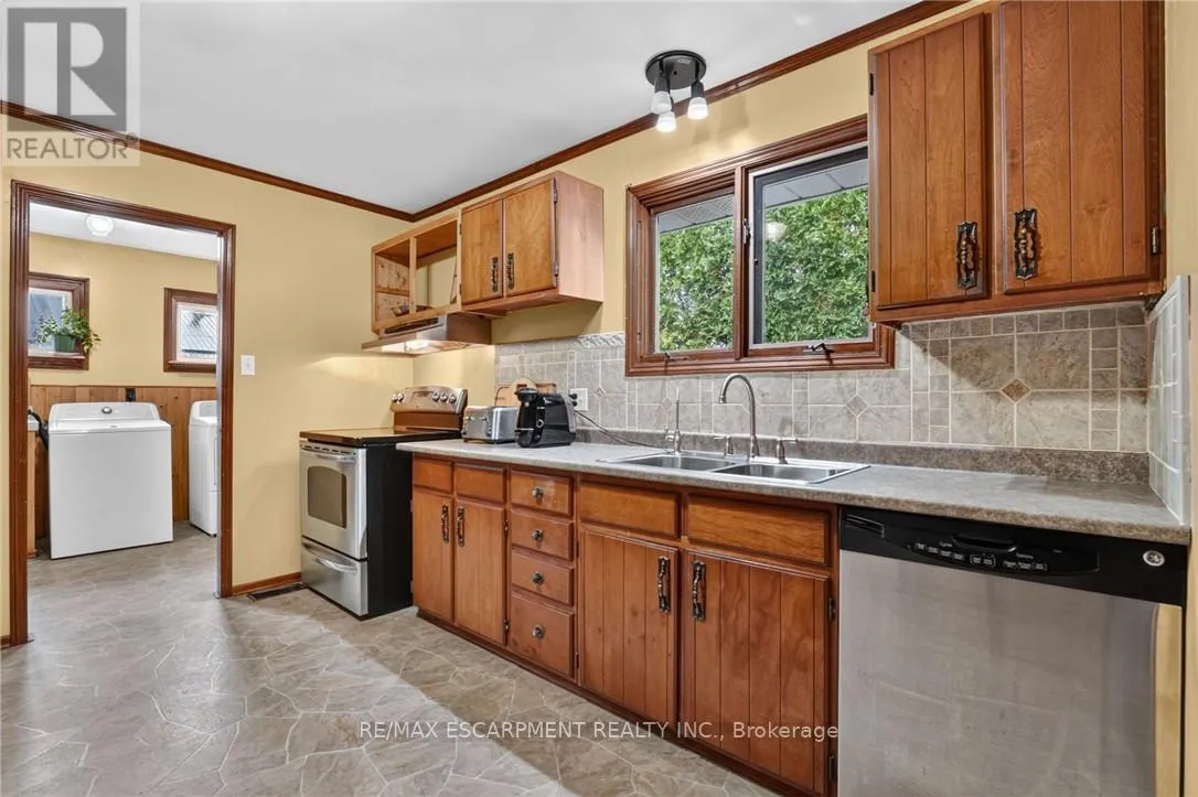 3294 SOUTH GRIMSBY ROAD 7