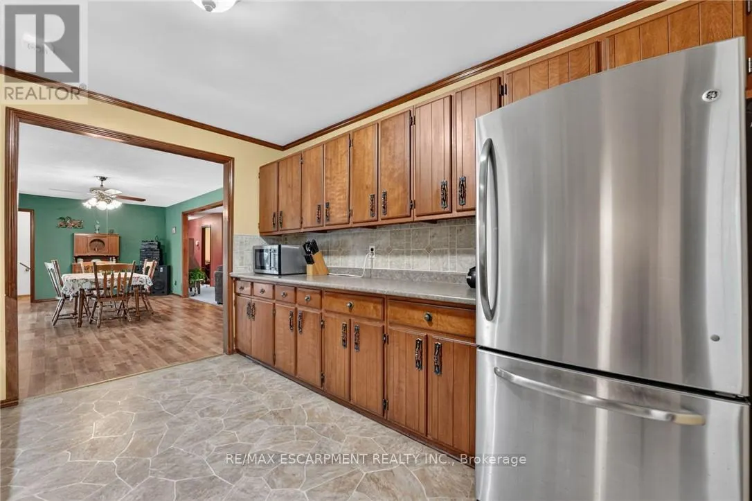 3294 SOUTH GRIMSBY ROAD 7