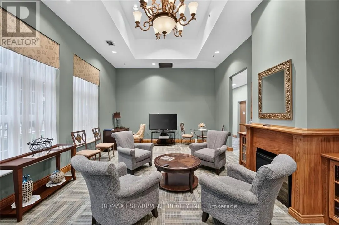 113 - 317 LOCK STREET W