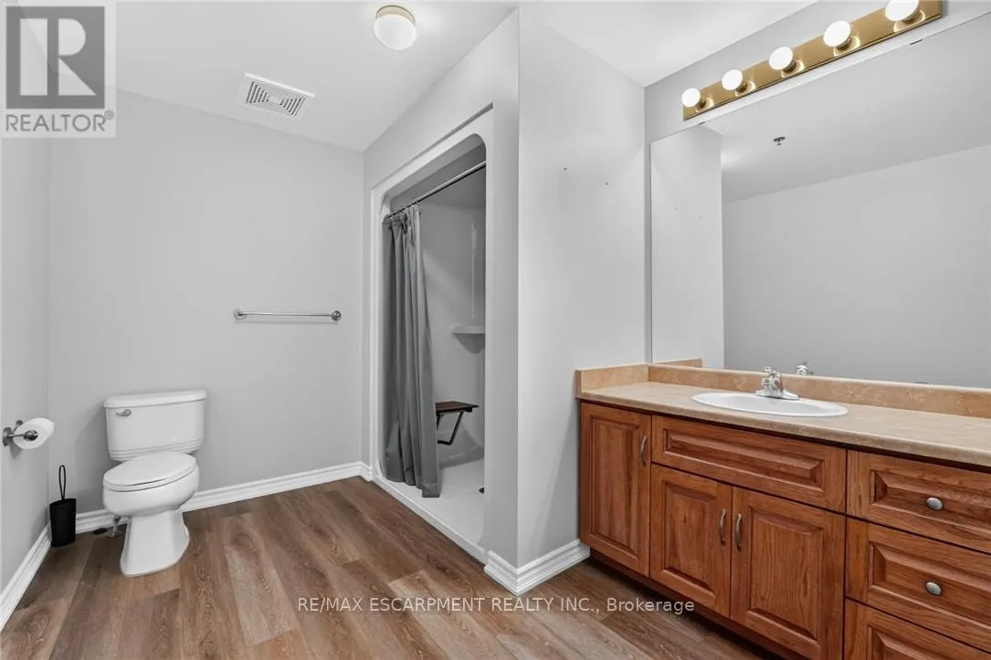 113 - 317 LOCK STREET W