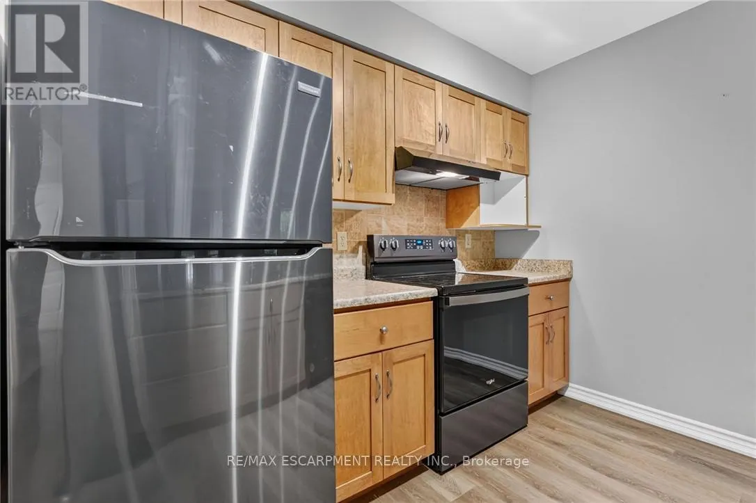 113 - 317 LOCK STREET W