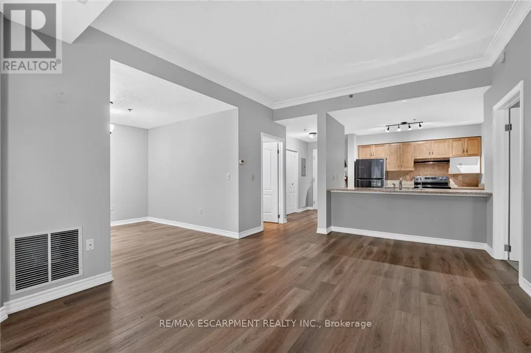 113 - 317 LOCK STREET W