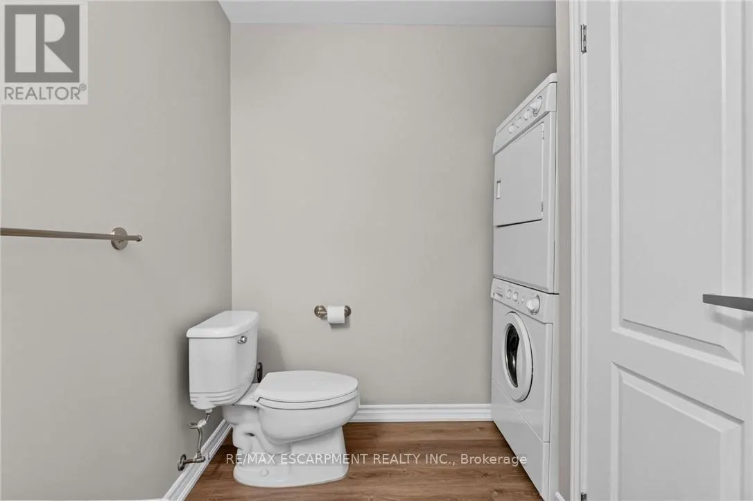 113 - 317 LOCK STREET W