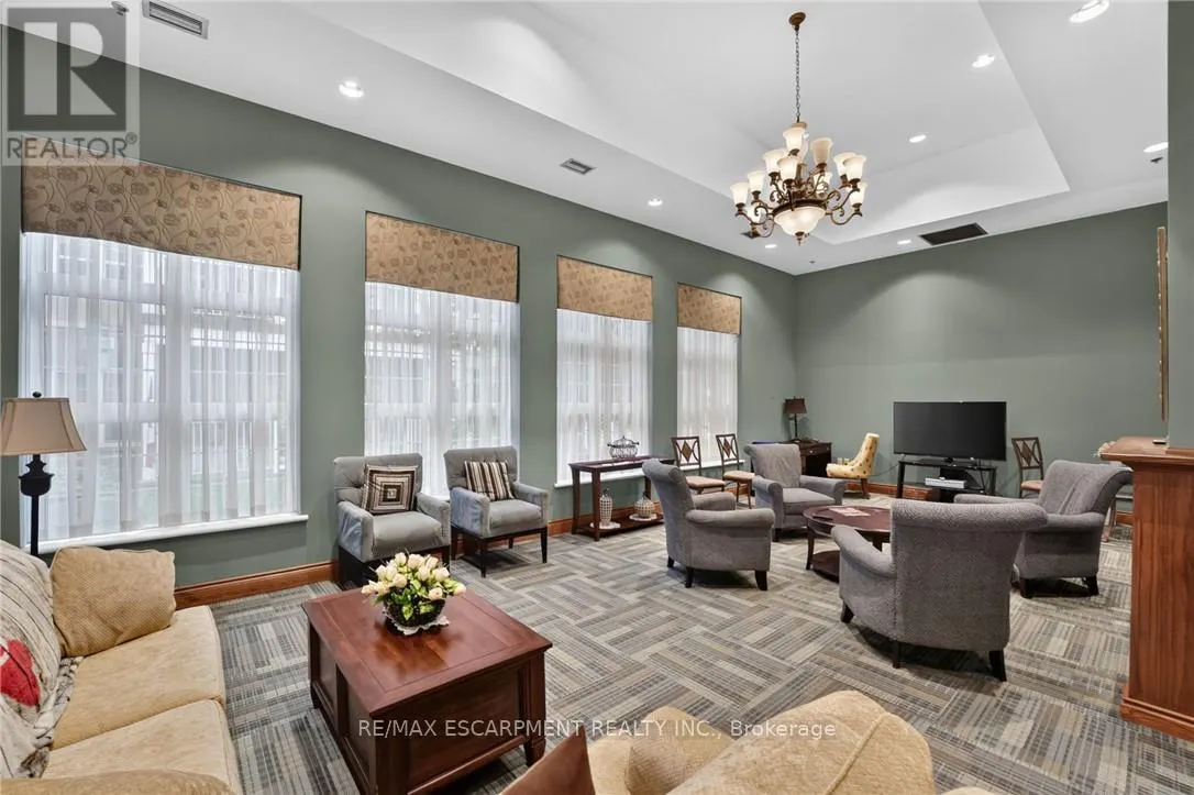 113 - 317 LOCK STREET W