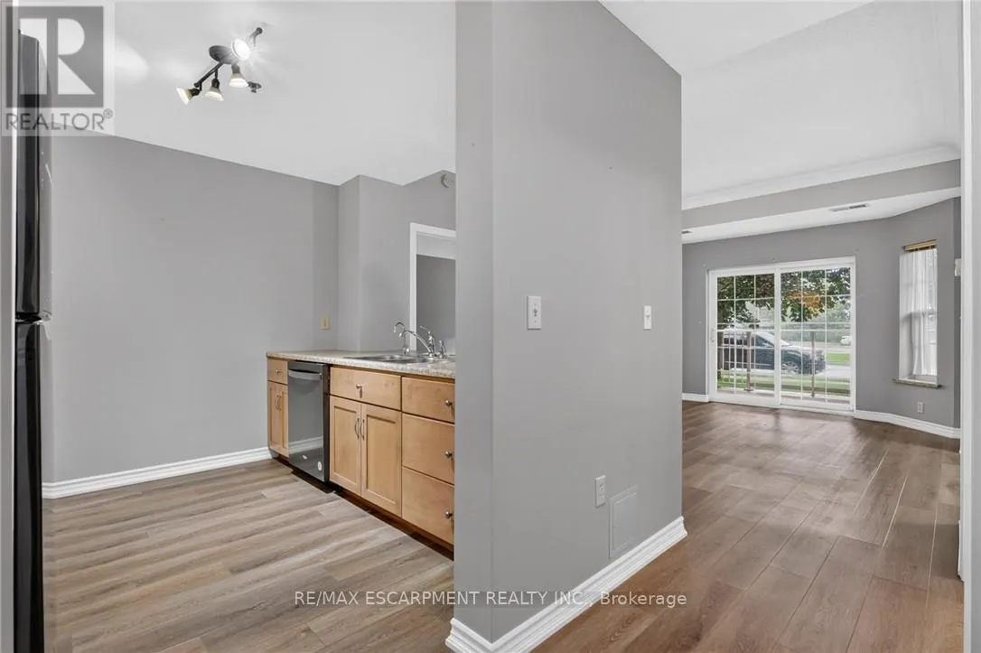 113 - 317 LOCK STREET W