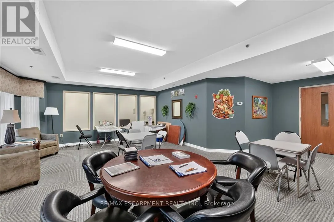 113 - 317 LOCK STREET W