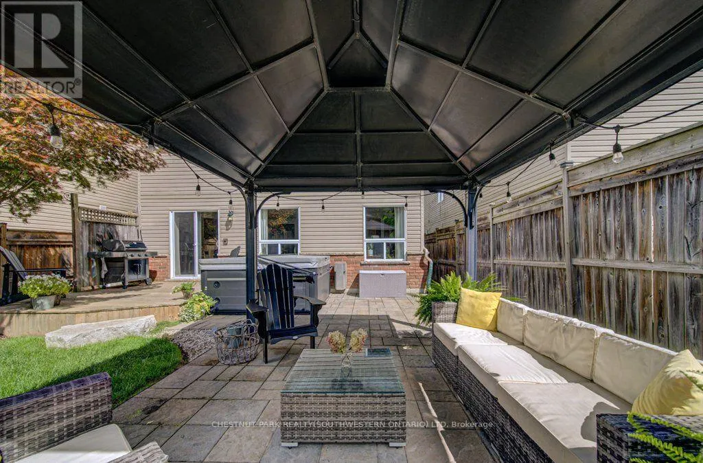 424 SAUVE CRESCENT