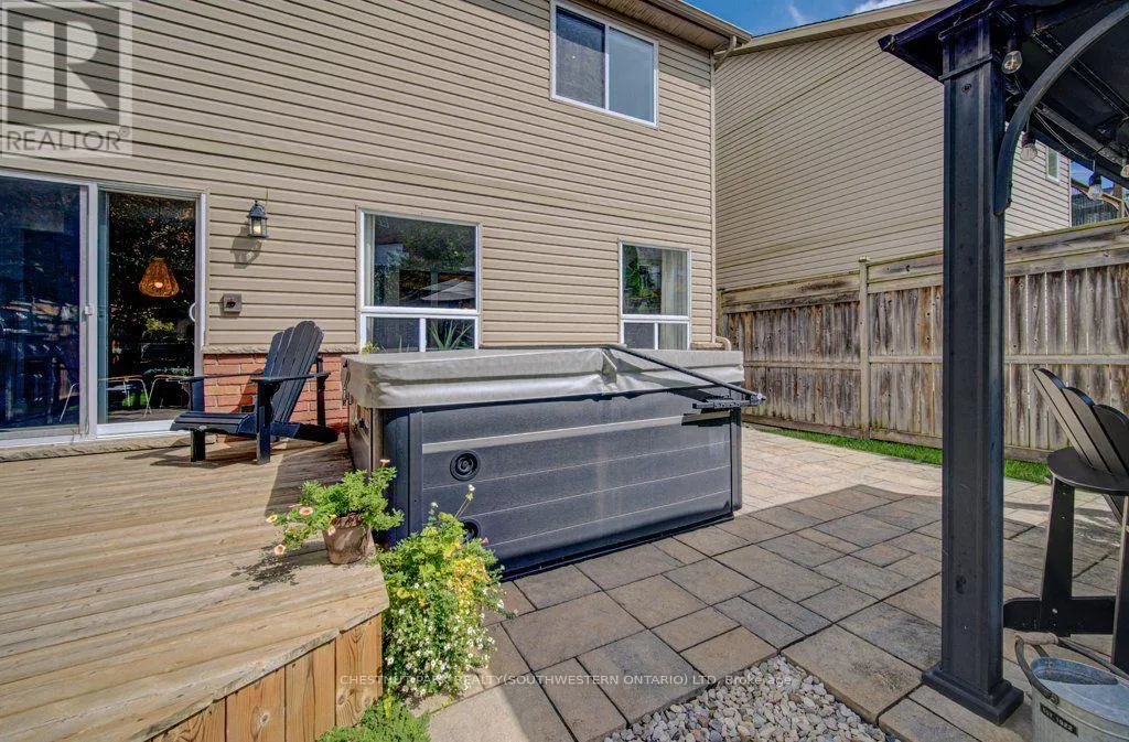 424 SAUVE CRESCENT