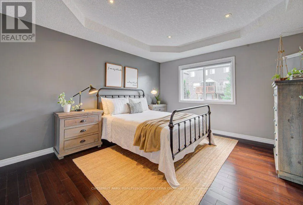 424 SAUVE CRESCENT