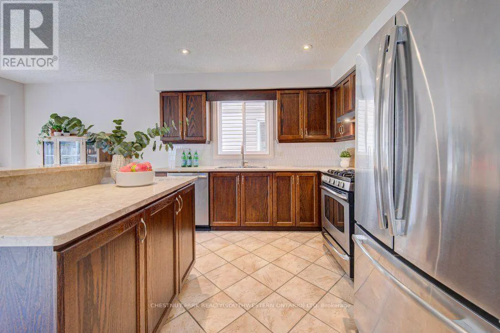 424 SAUVE CRESCENT
