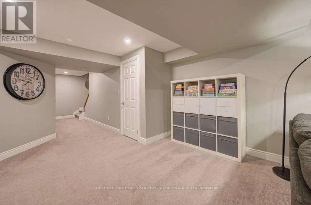 424 SAUVE CRESCENT