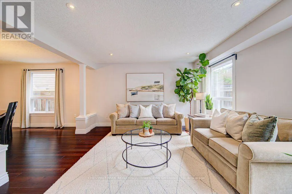 424 SAUVE CRESCENT