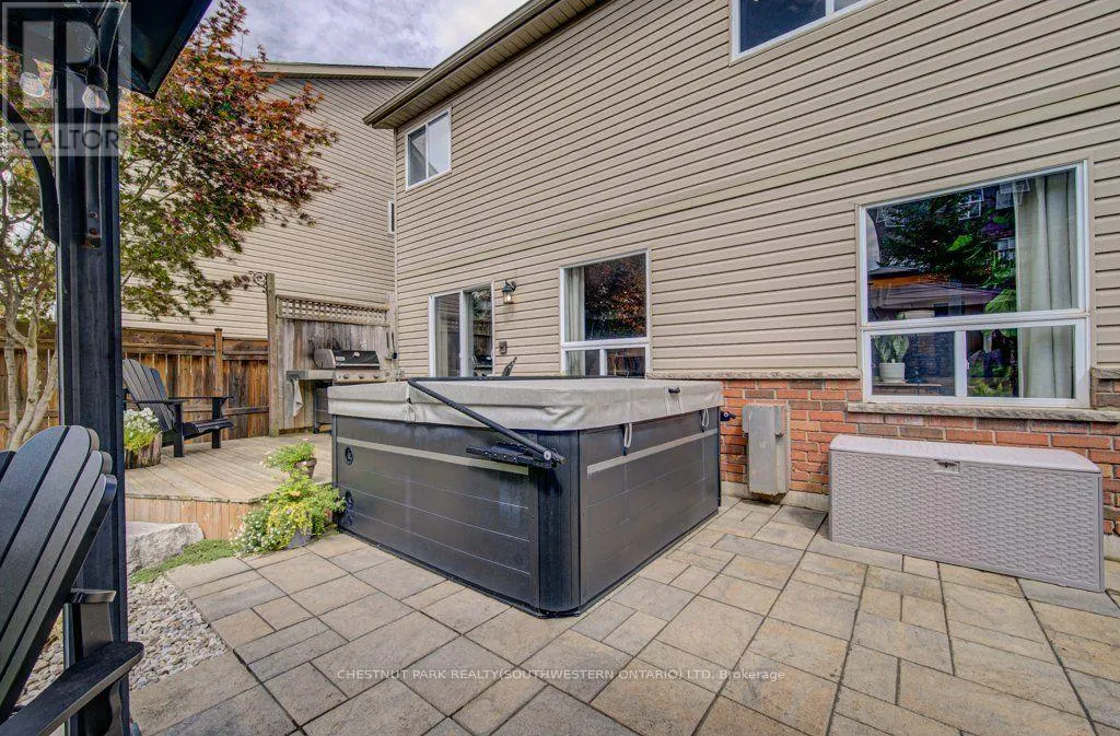 424 SAUVE CRESCENT