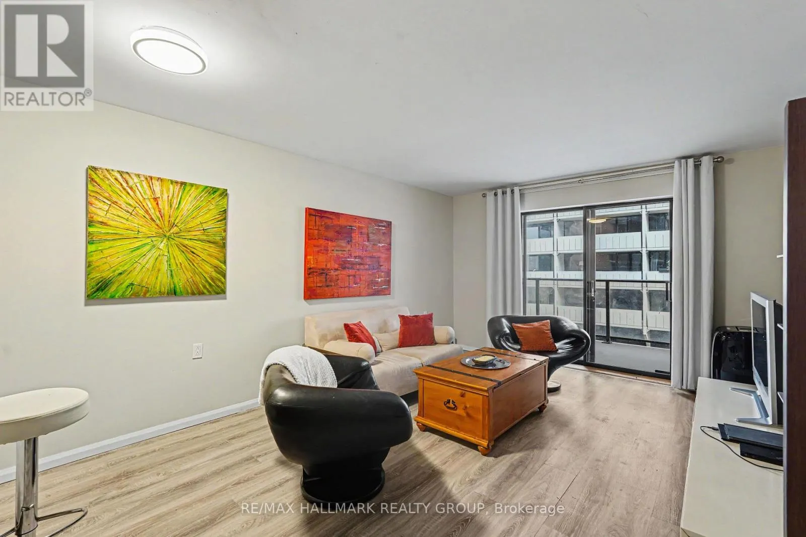 403 - 475 LAURIER AVENUE W