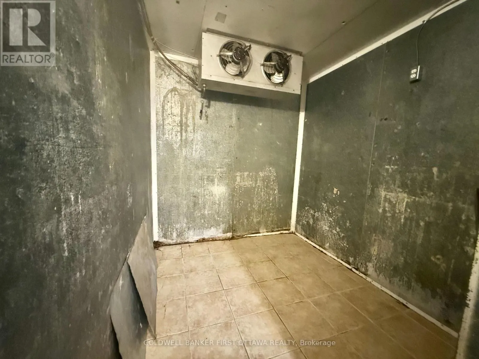 690-B SOMERSET STREET W