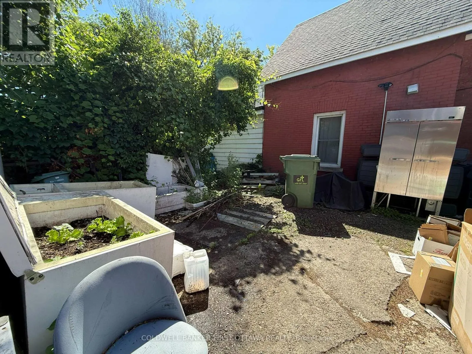 690-B SOMERSET STREET W