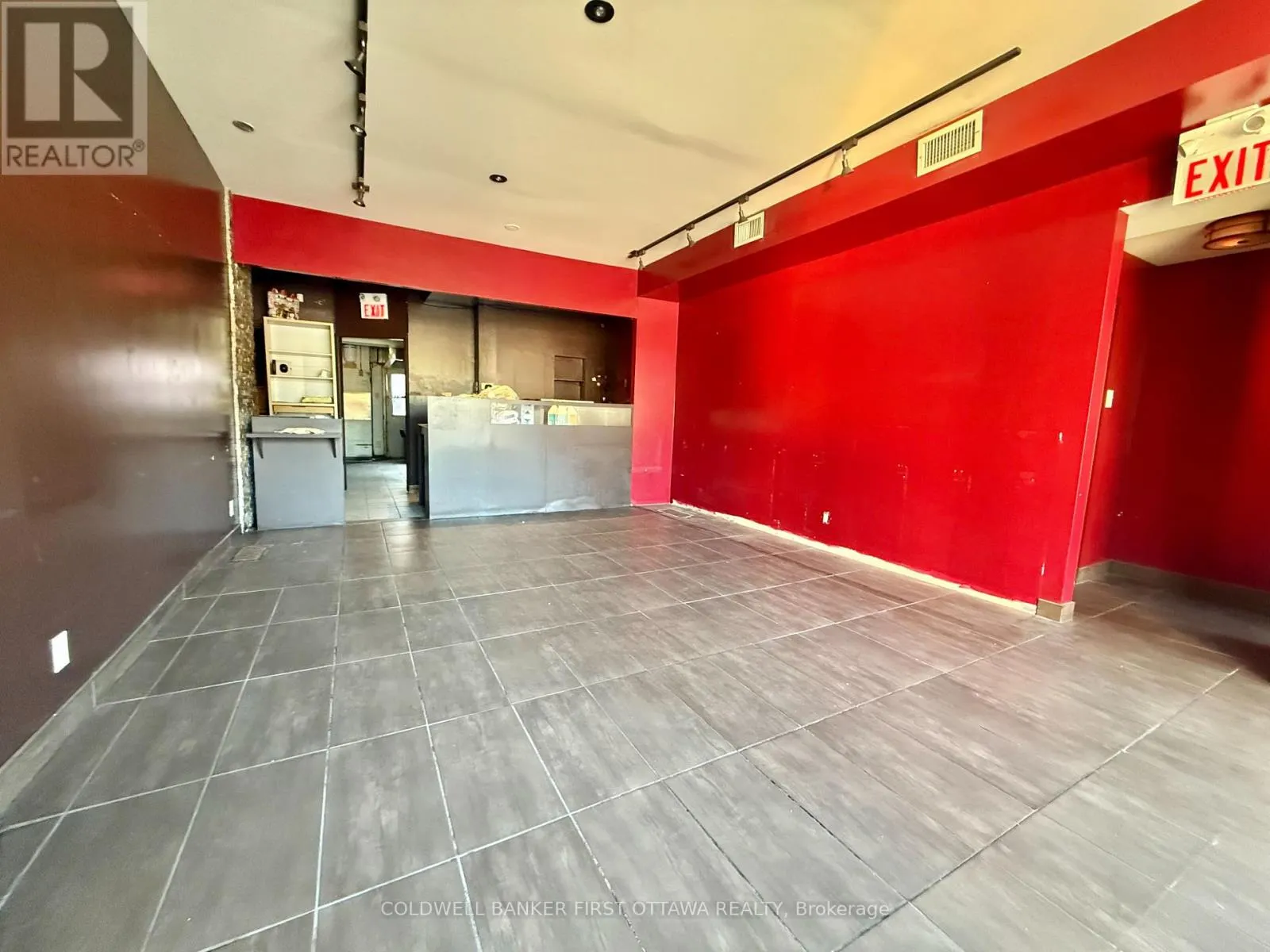 690-B SOMERSET STREET W