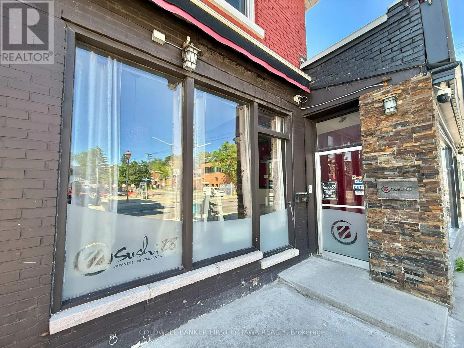 690-B SOMERSET STREET W