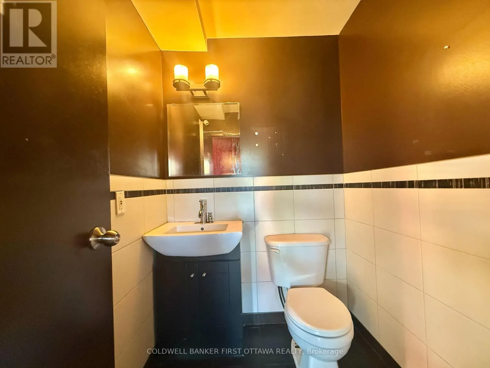 690-B SOMERSET STREET W