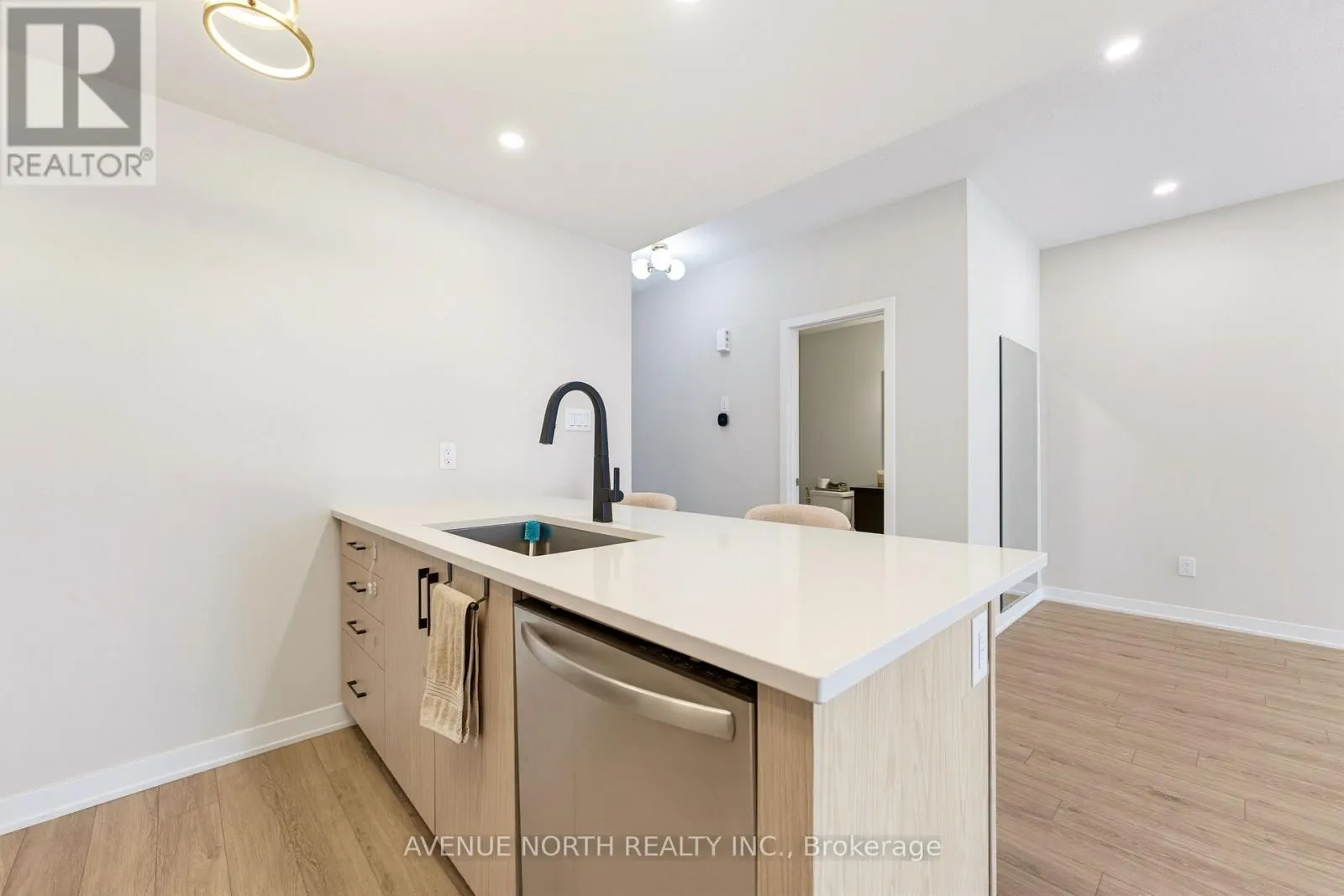 606 PARNIAN PRIVATE