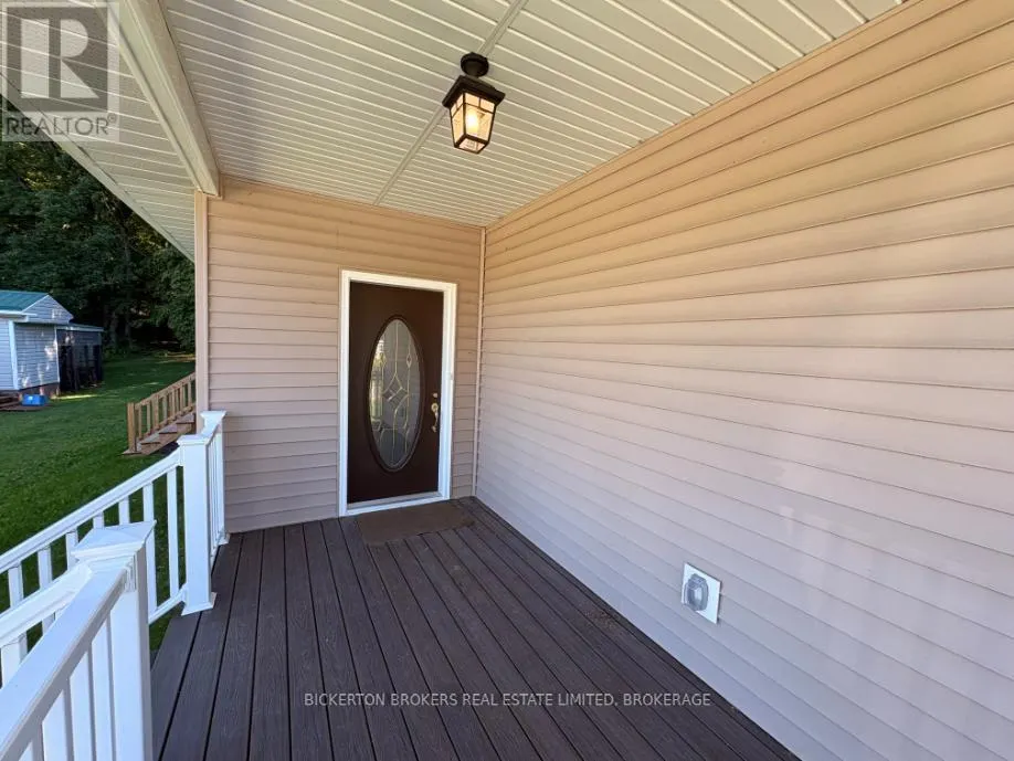 5 PINE RIDGE VILLAGE - HWY 32 HIGHWAY